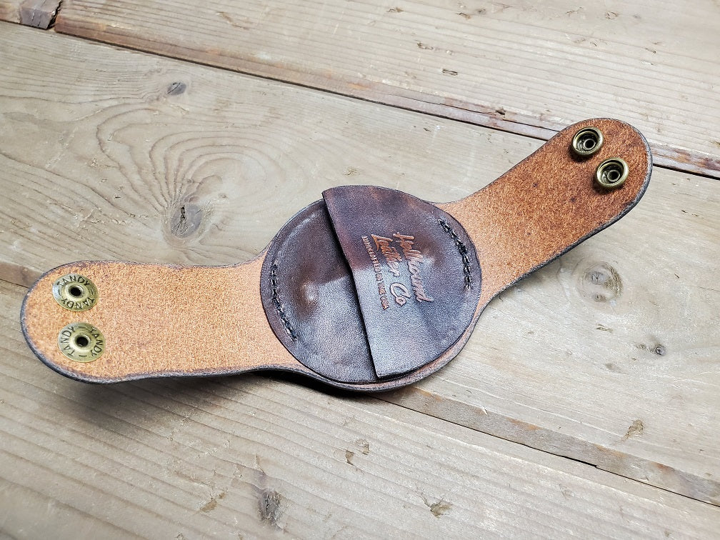 SASS BADGE HOLDER - AURORA