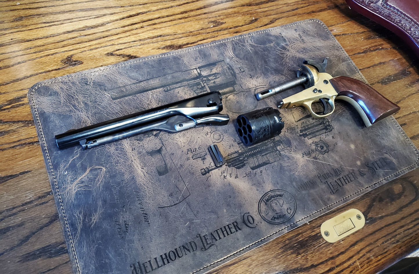 LEATHER GUN CLEANING MAT