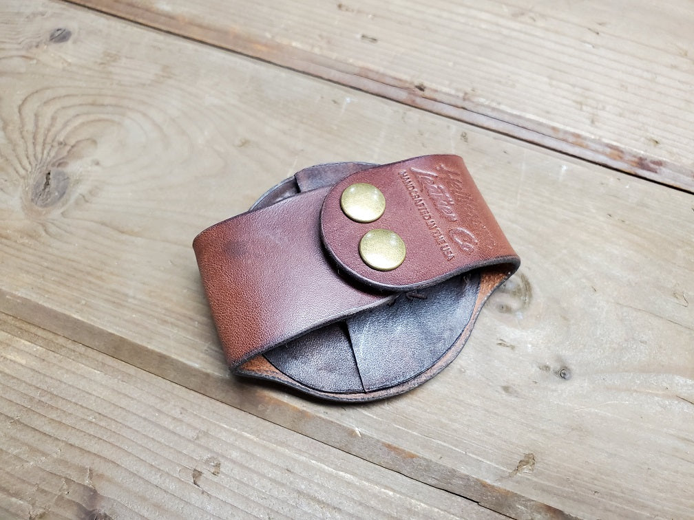 SASS BADGE HOLDER - AURORA